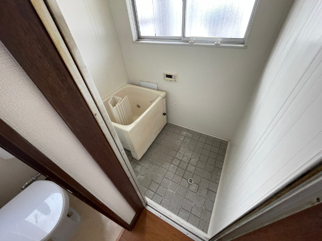 バス・シャワールーム　給湯式のお風呂