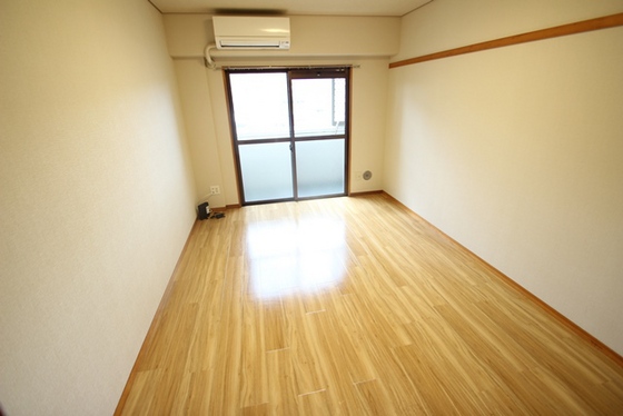 居室・リビング　※別室の写真です