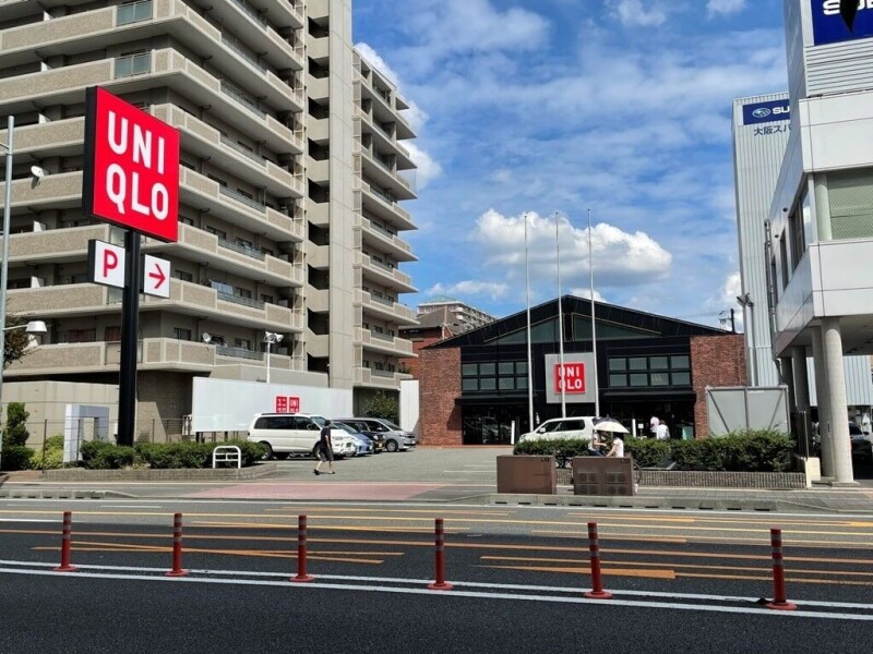 ショッピングセンター　ユニクロ城東関目店（ショッピングセンター）まで461m