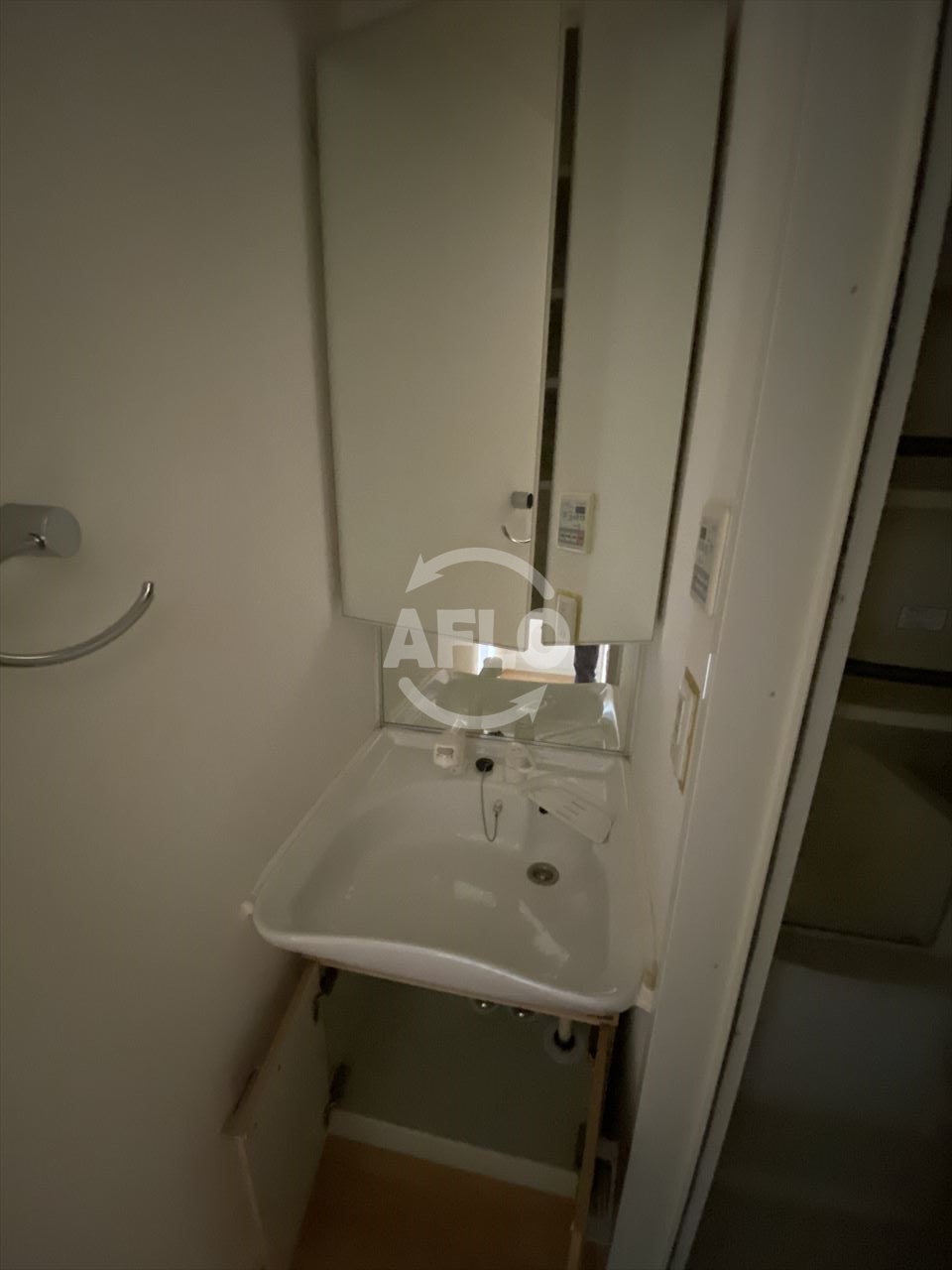 洗面設備　ユーレジデンス淀屋橋　洗面化粧台