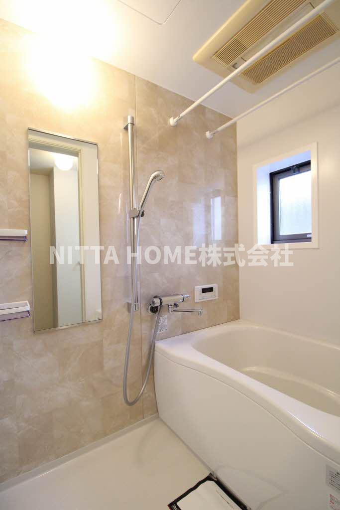 バス・シャワールーム　追い炊き機能・浴室乾燥機も設置済み◎