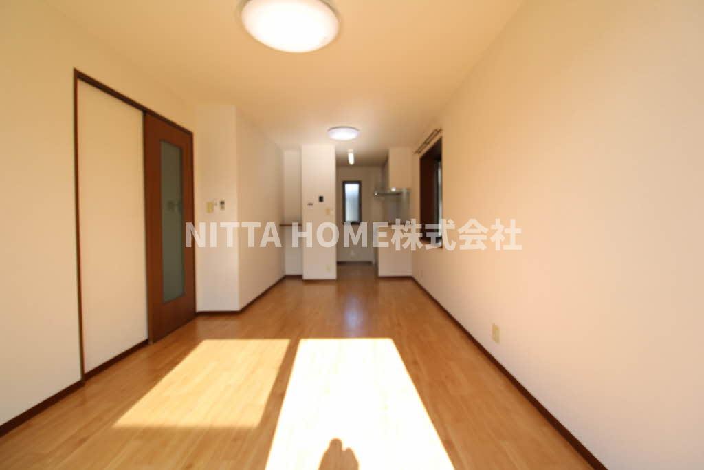 居室・リビング　リビングは13帖です♪