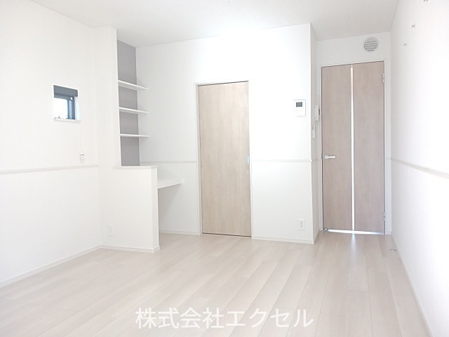 その他部屋・スペース　フローリングの室内です。