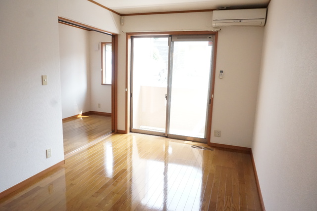 居室・リビング　１０．５帖のＬＤＫです★