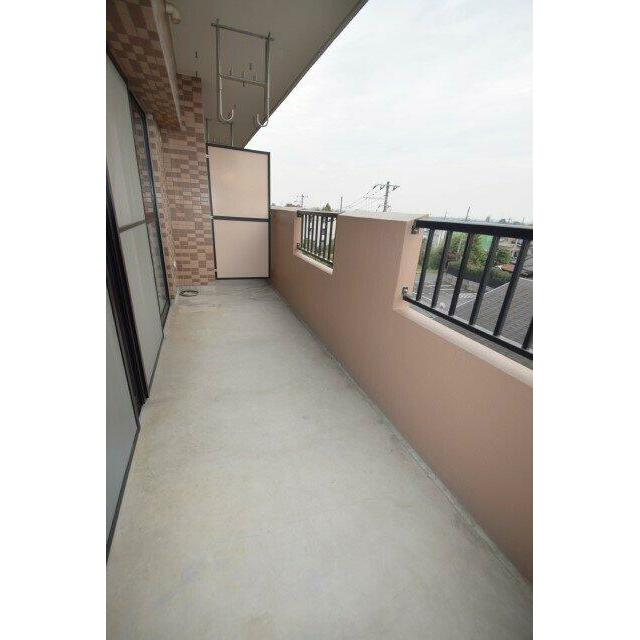 バルコニー　広いバルコニーでお布団もお洗濯も気持ちよく！ 前回募集時の写