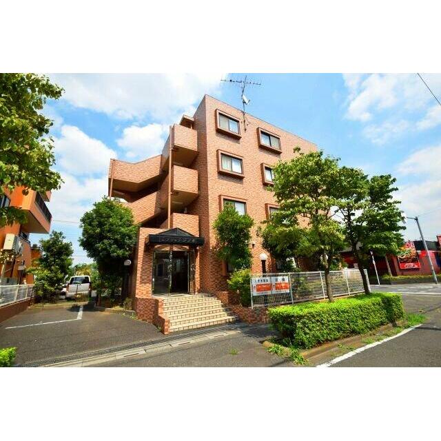 建物外観　総タイル張りの外観