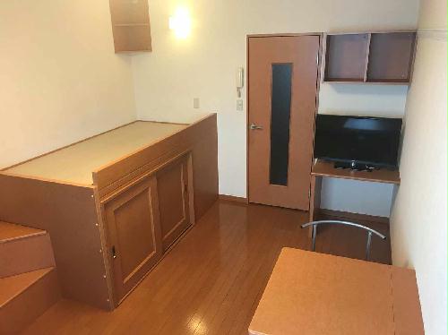 その他部屋・スペース　ベッド下には大きな収納スペースがあります