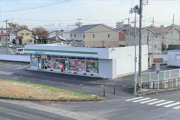 コンビニ　ファミリーマート　バイパス若林店（コンビニ）まで7m