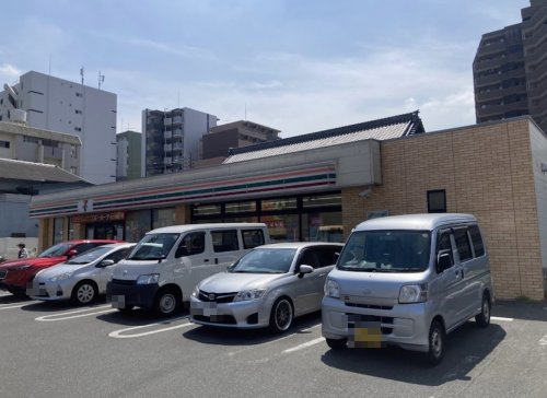コンビニ　セブンイレブン 名古屋泉3丁目店（コンビニ）まで132m