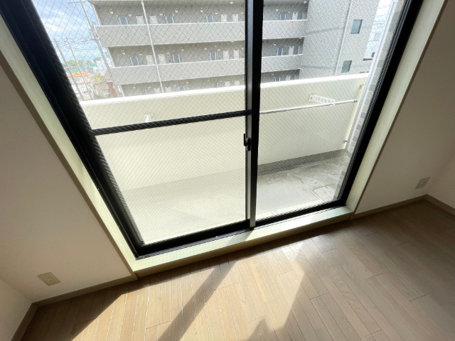 バルコニー　ベランダがあります。