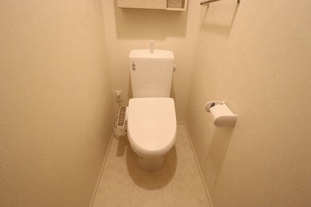 トイレ　温水洗浄便座付きトイレ