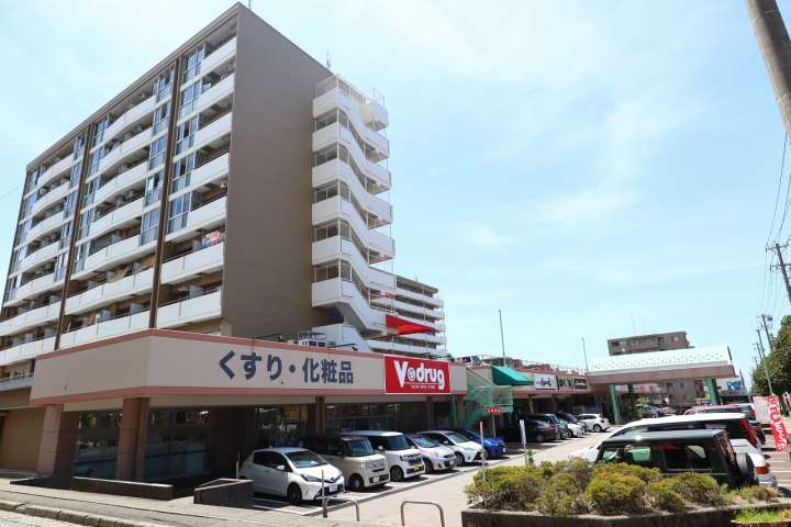 ドラックストア　Ｖ・ｄｒｕｇ泉が丘店（ドラッグストア）まで156m