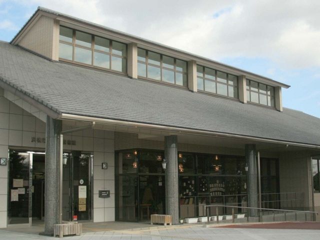 図書館　浜松市立雄踏図書館（図書館）まで500m