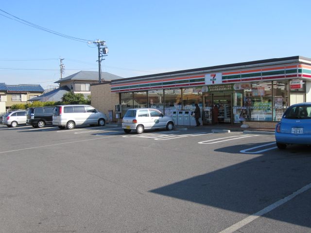 コンビニ　セブンイレブン（コンビニ）まで1200m