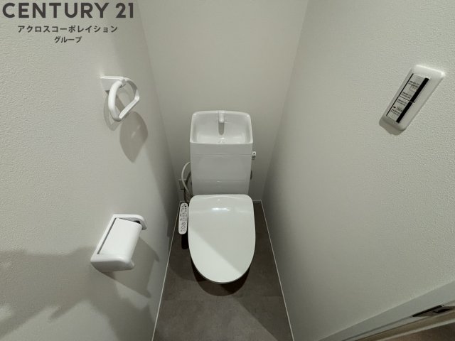 トイレ　温水洗浄便座完備