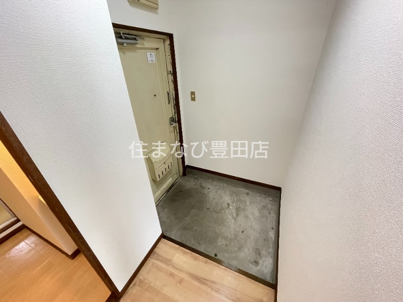 玄関　同型別部屋写真