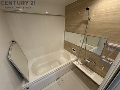 バス・シャワールーム　追い炊き機能つき。