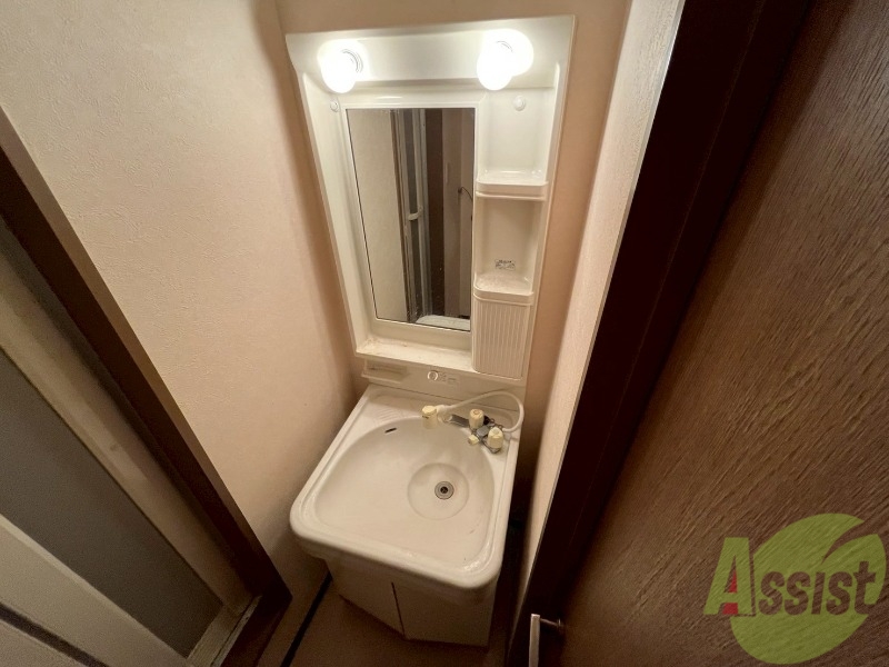 洗面設備　こちらに洗面台があります。朝の洗顔はこちらで。