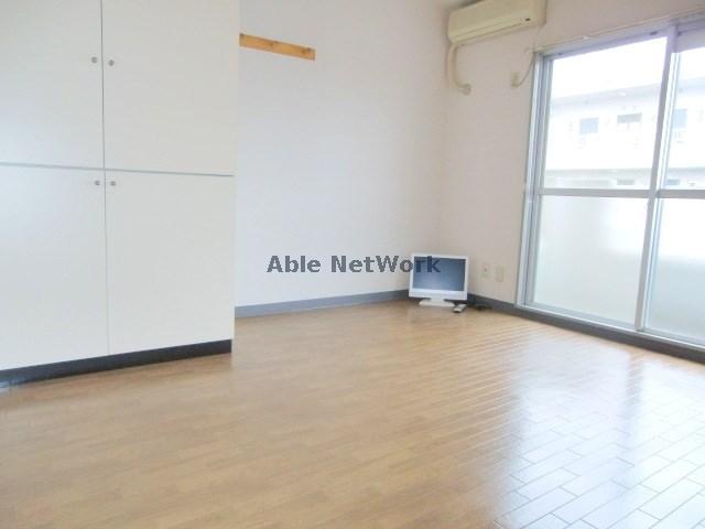 居室・リビング　他の号室の写真です