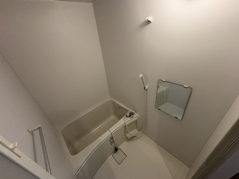 バス・シャワールーム　キレイにリフォームされています！