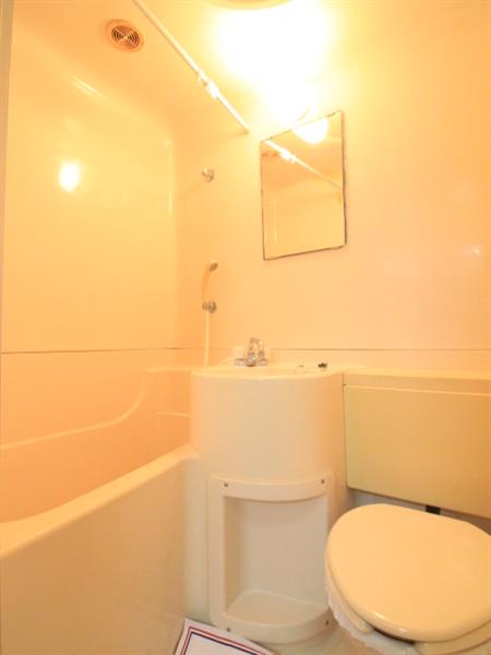 バス・シャワールーム　他の部屋の写真となりますので現地ご確認ください