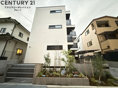 建物外観　オートロックで外部の人間が簡単に出入りできないため安心です。