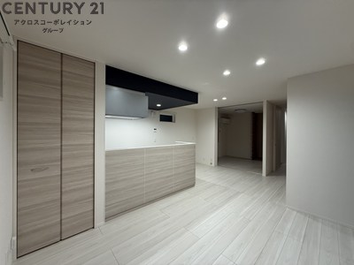 居室・リビング　14.2帖の広いLDK。