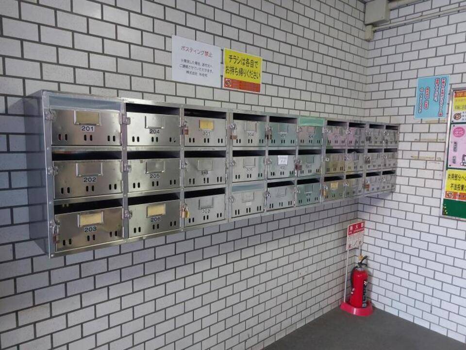 エントランス　メールBOX