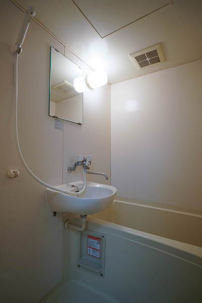 バス・シャワールーム　同じ建物の別のお部屋