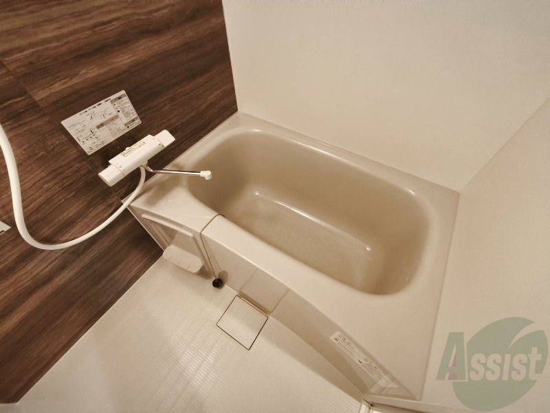 バス・シャワールーム　お風呂になります。一日の疲れを癒してくださいね。