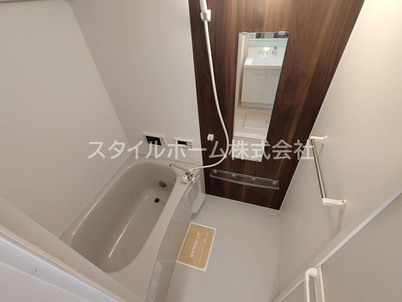 バス・シャワールーム　別部屋写真です。
