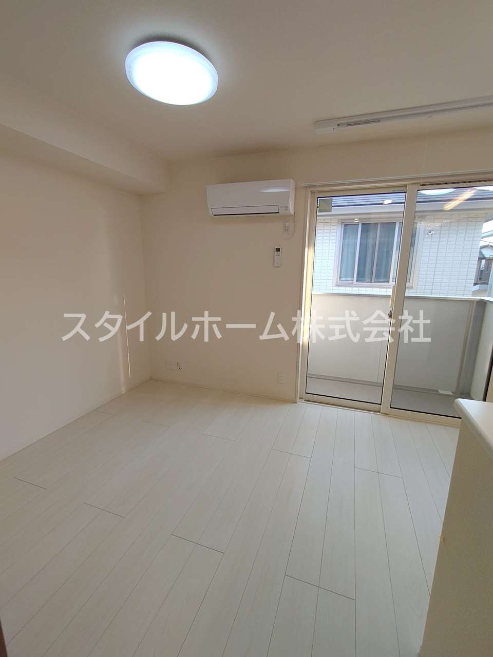 居室・リビング　別部屋写真です。