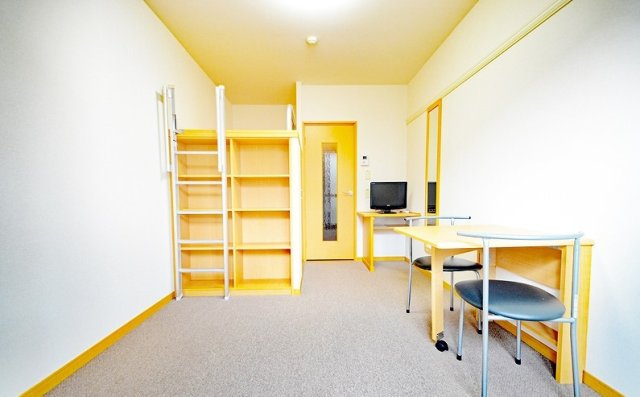 居室・リビング　写真は別号室のものです。