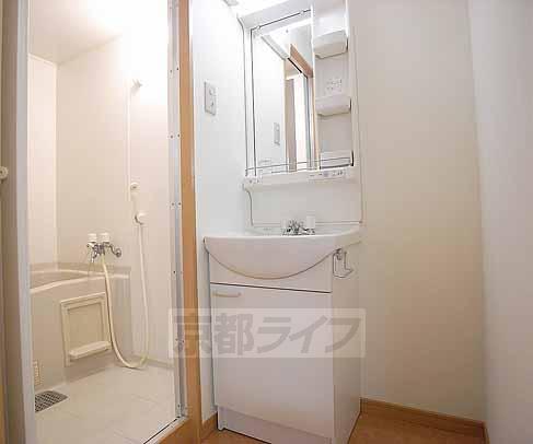 洗面設備　独立洗面台です。