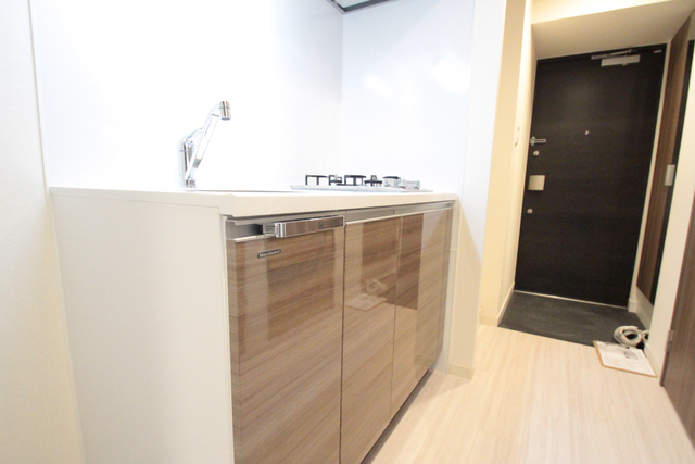 居室・リビング　※別室（反転タイプ）の参考写真です。