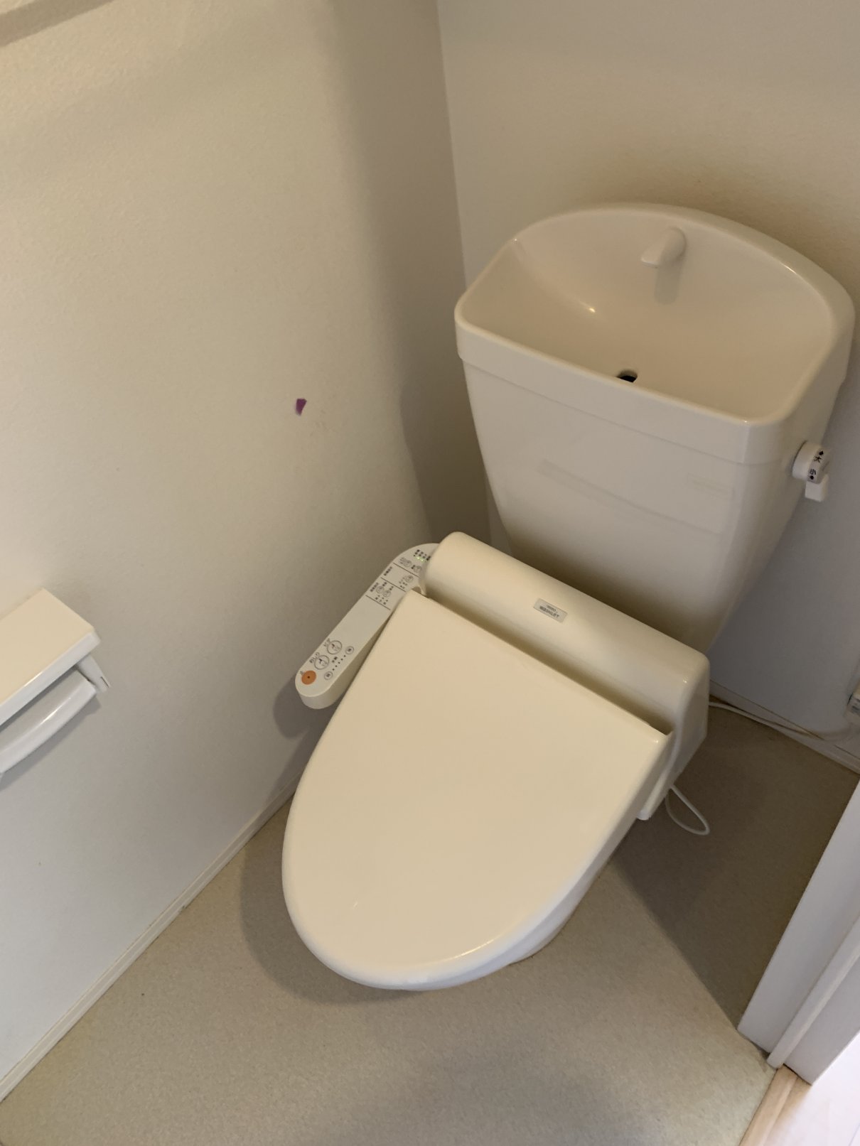 トイレ　温水洗浄便座付トイレ