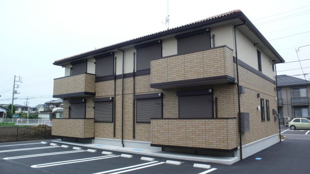 建物外観　南向きで日当たり良好　インターネット無料