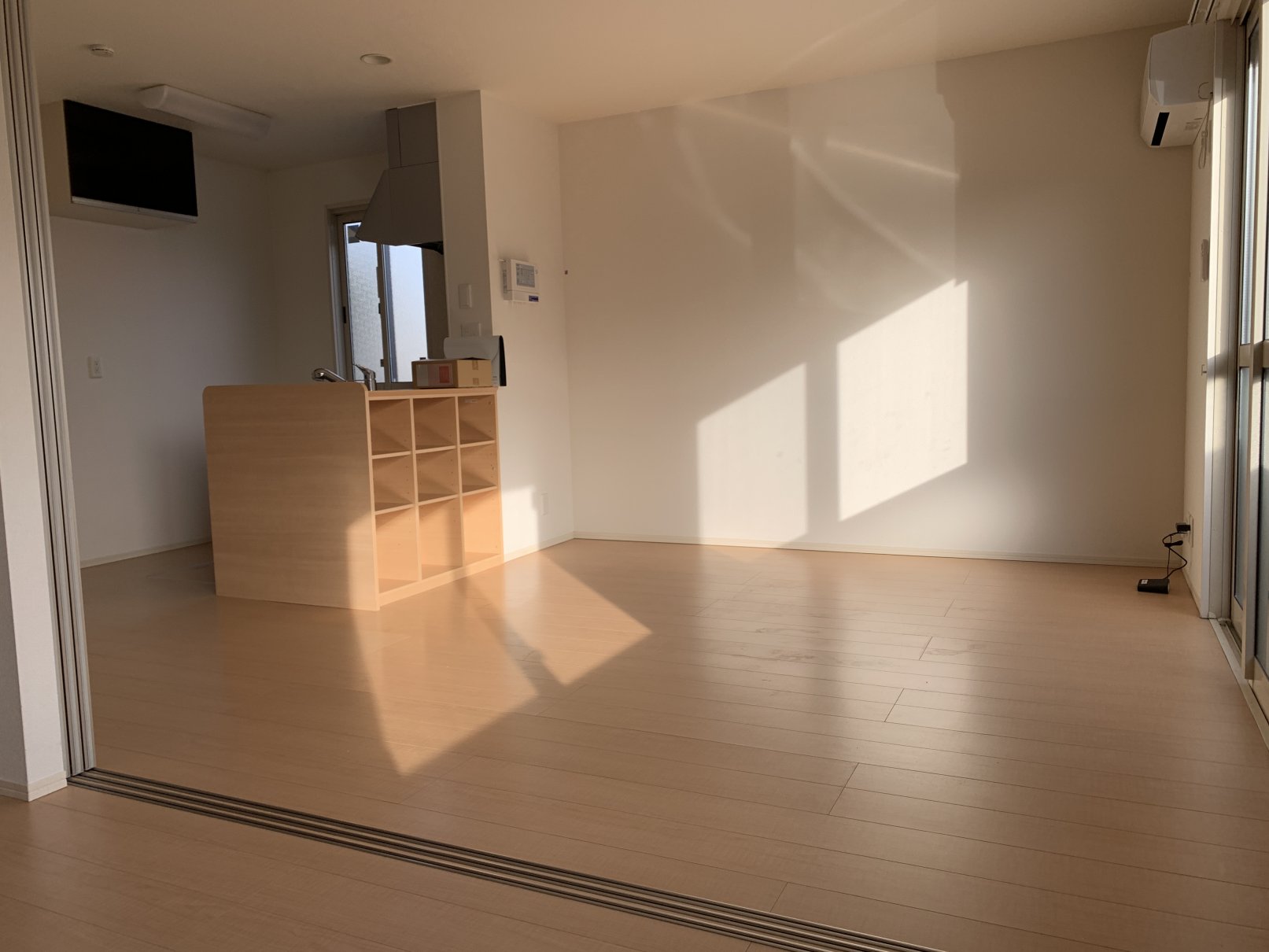 居室・リビング　南向きの明るいリビング