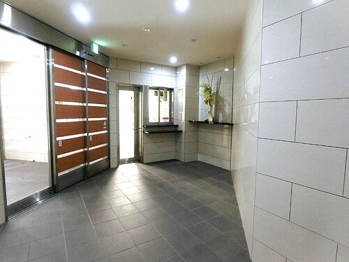 エントランス　エントランスホール　※2023年8月撮影