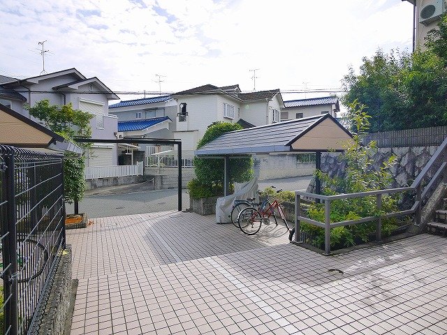 エントランス　清潔なエントランスです