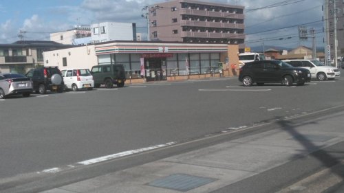 コンビニ　セブンイレブン 八女本村店＊（コンビニ）まで334m