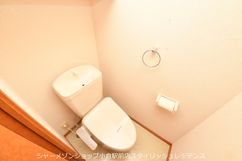 トイレ　写真と異なる場合は現況を優先します