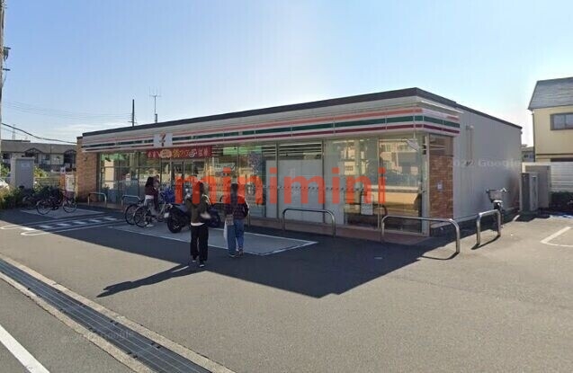 コンビニ　セブンイレブン茨木鮎川1丁目店（コンビニ）まで289m