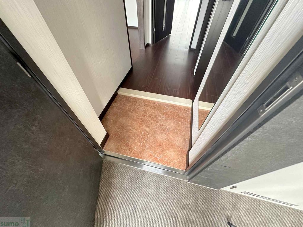 玄関　バルコニー