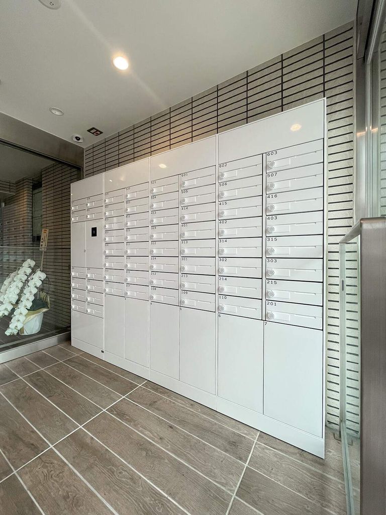 エントランス　メールコーナー・宅配ボックス