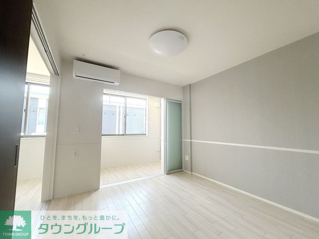 居室・リビング　エントランス