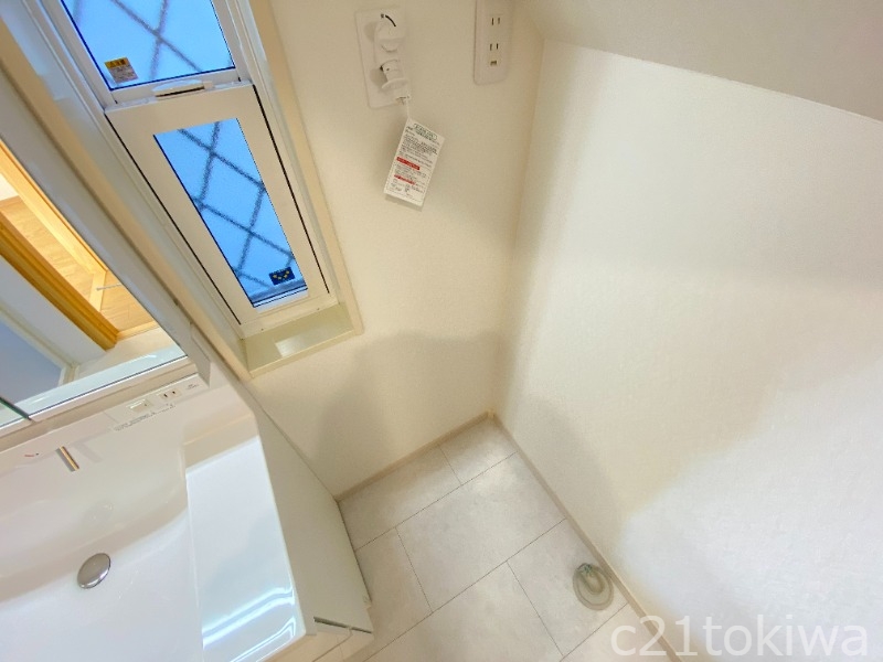 その他部屋・スペース　排水口の両側どちらにも設置可能