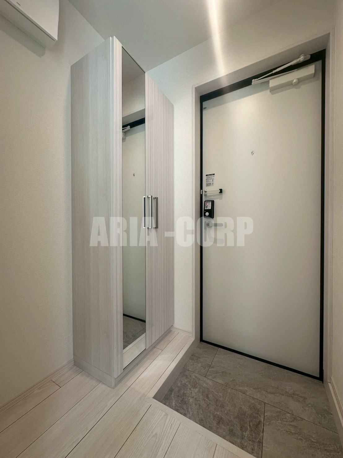 玄関　たくさん入る大型シューズBOXです♪