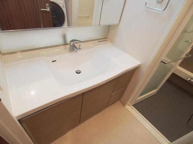 洗面設備　※写真は同タイプ住戸です。