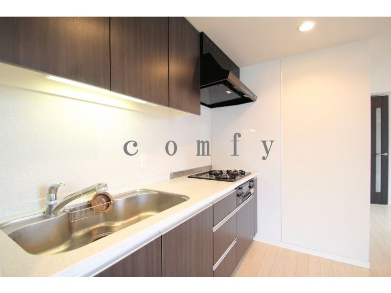 キッチン　３口キッチン　グリル付き